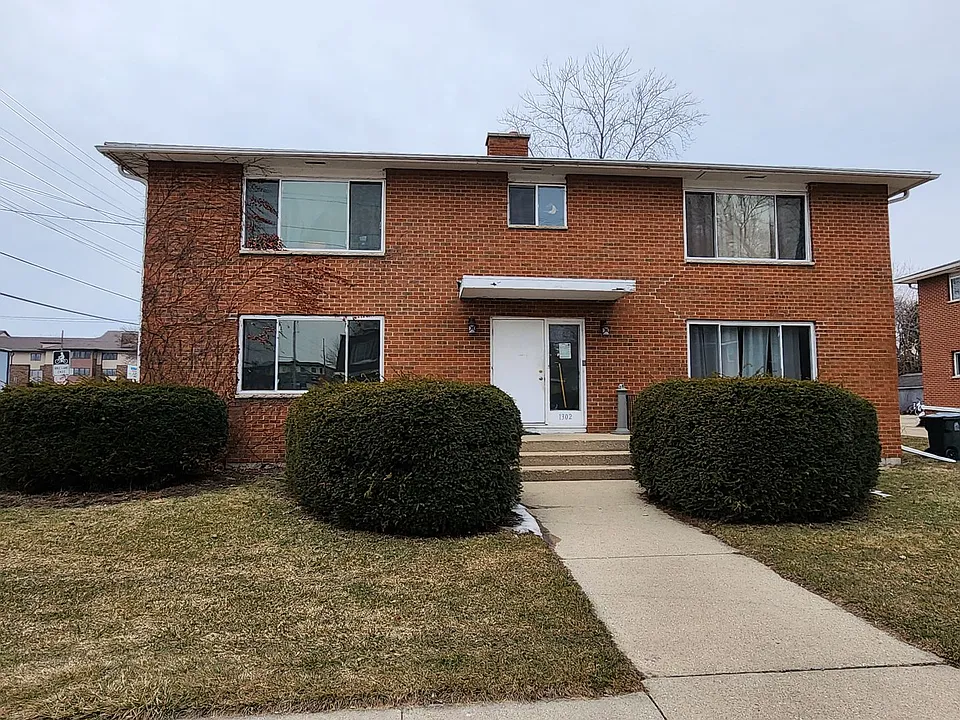 1302 Crowley Ave
