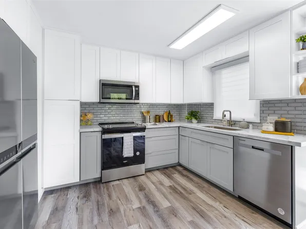 625 Iolani Ave #A304, Honolulu, HI 96813