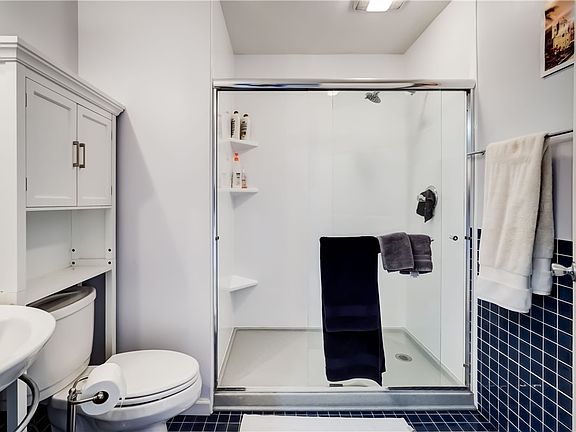 5th image of 109 Gregory Park