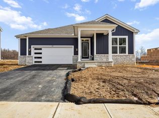 217 Isleta Dr, Pataskala, OH 43062