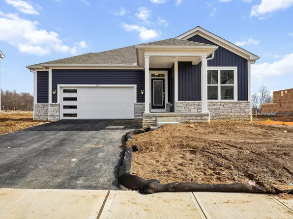 217 Isleta Dr, Pataskala, OH 43062