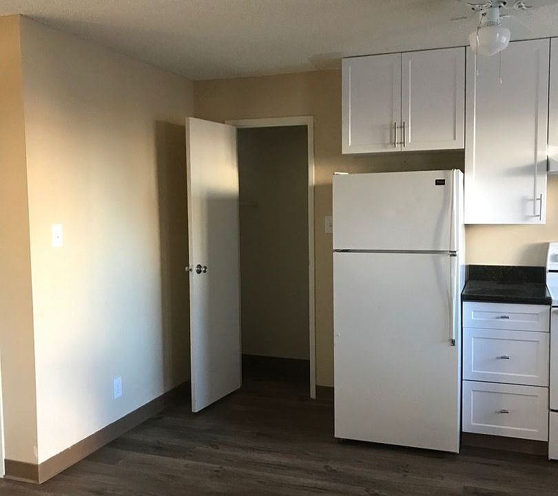 2nd image of 500 Linden St APT 219
