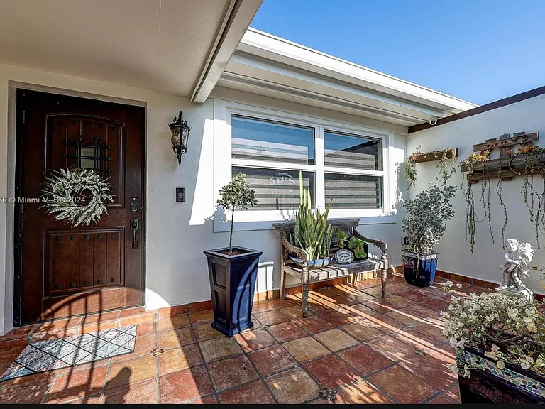 8520 SW 87th Ave — Photo 5