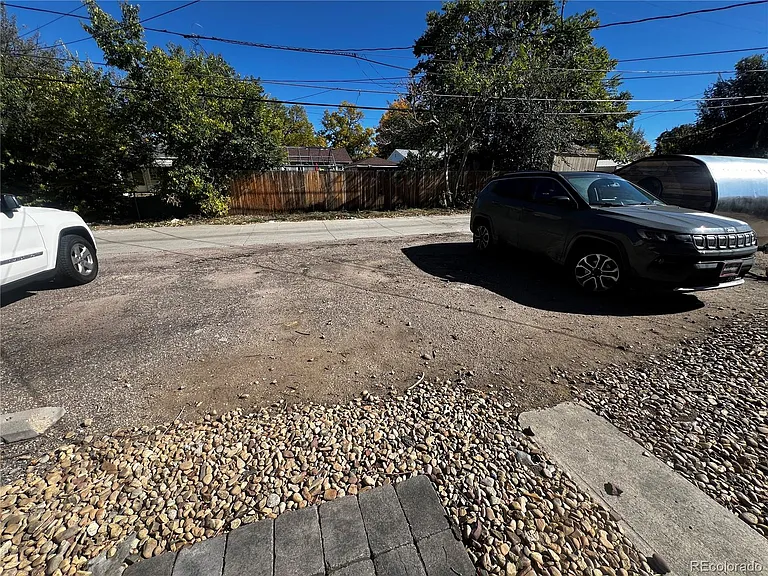 1932 Dallas St — Photo 25