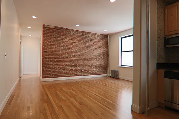 Rented by PMG Real Estate  | media 20