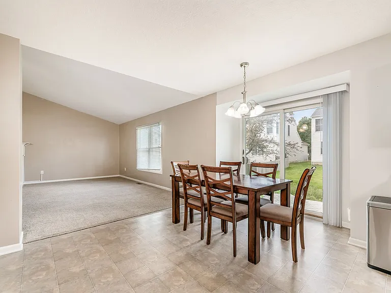 8607 Clover Glade Dr — Photo 20