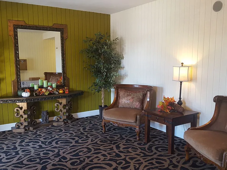 Villa Capri Apartments — Photo 2