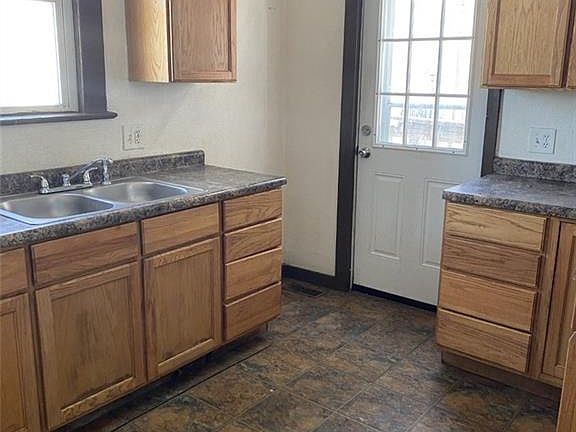 3rd image of 1517 Jules St