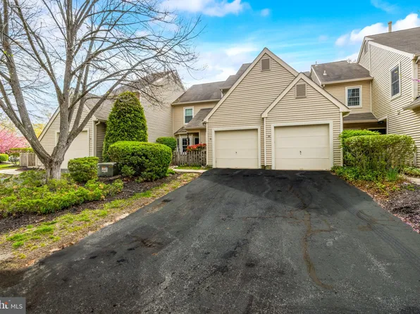 84 Woodlake Dr, Marlton, NJ 08053