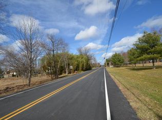 351 Spotswood Gravel Hill Rd, Monroe Township, NJ 08831