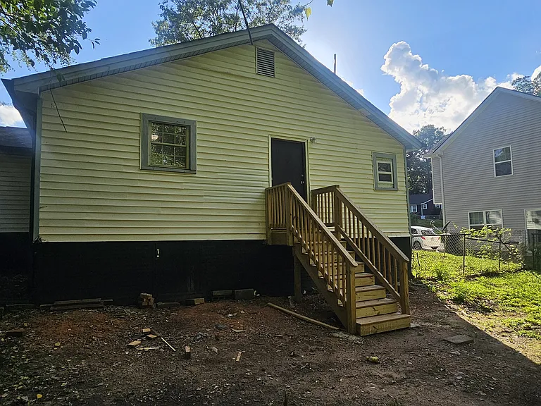 1040 East Dr — Photo 23