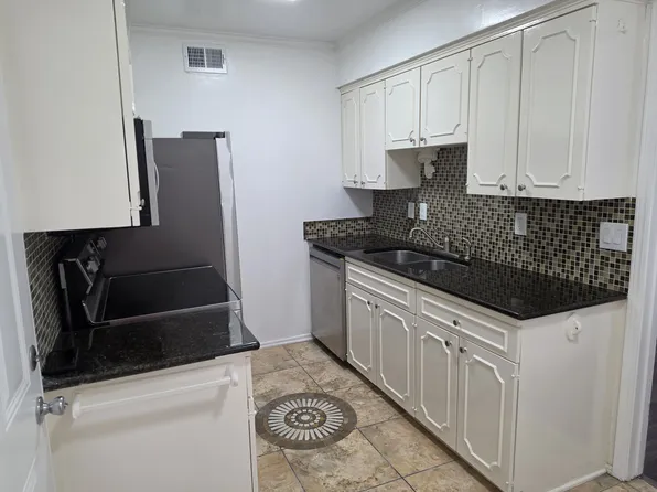 7937 Royal Ln APT 124, Dallas, TX 75230