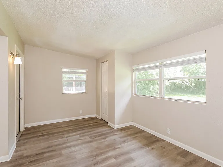 6930 Bernay Ave — Photo 9