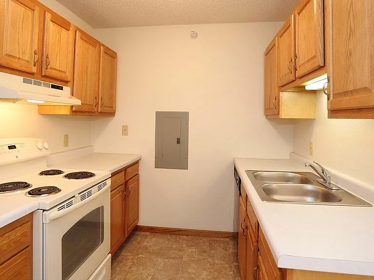 Mill Pond Apartments — Photo 24