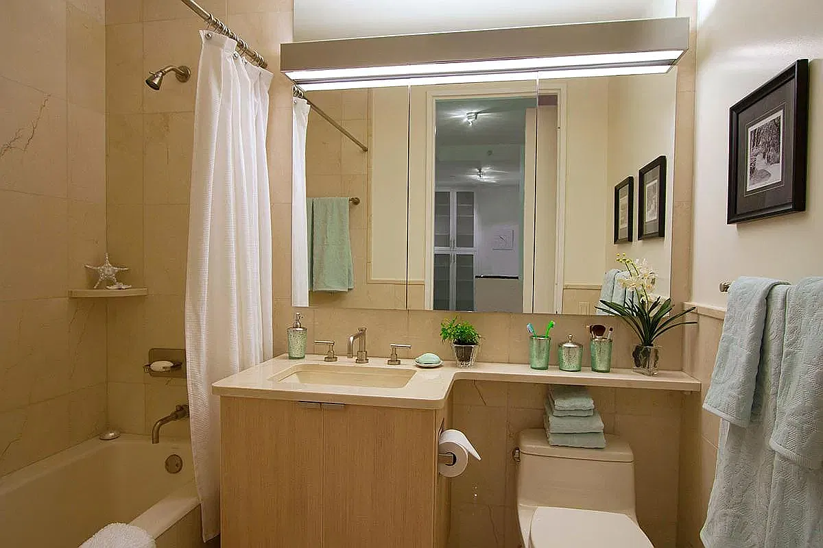 320 West 38th Street — Photo 4