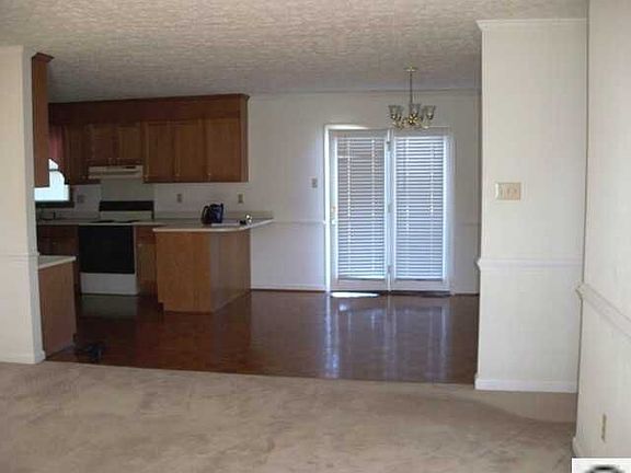 3rd image of 182 Antler Dr