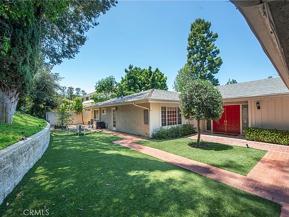 2nd image of 18056 Lake Encino Dr