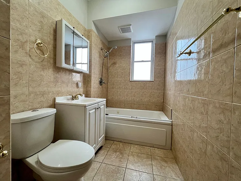 2615 S Lawndale Ave — Photo 7