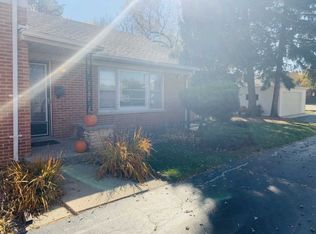 410 N Northwest Hwy #B, Park Ridge, IL 60068