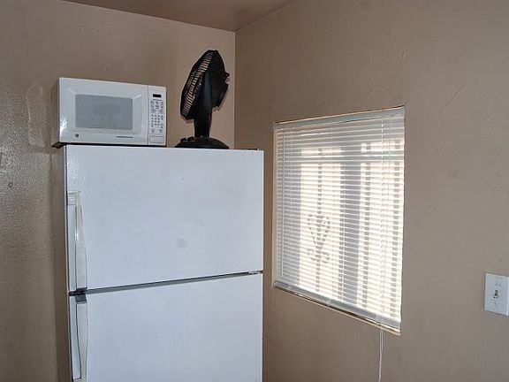 4th image of 1529 W Roosevelt St