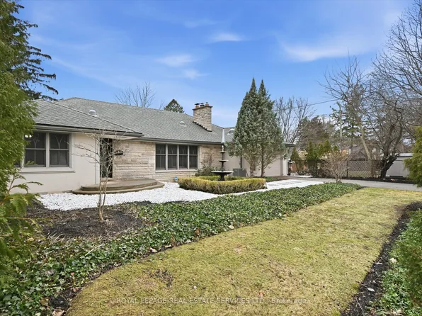 108 Lloyminn Ave, Hamilton, ON L9G 1H6