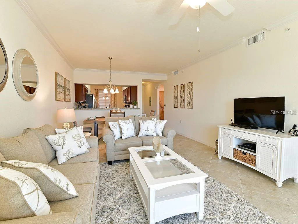 2 bed, 2.0 bath, 1121 sqft, $2,300 — Photo 4