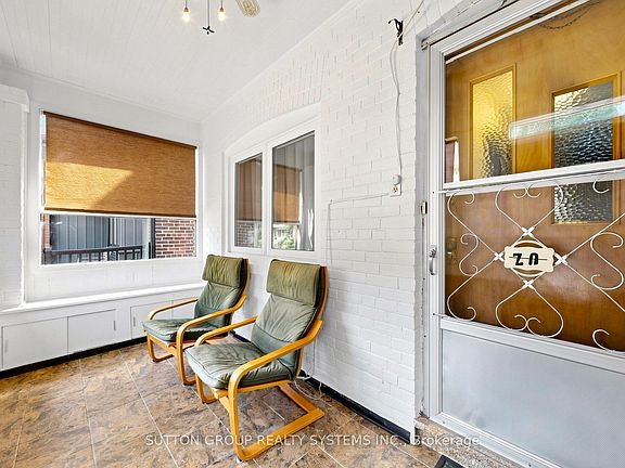 3rd image of 39 Exeter St