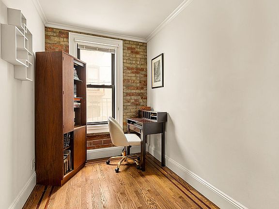 3rd image of 2465 38th St