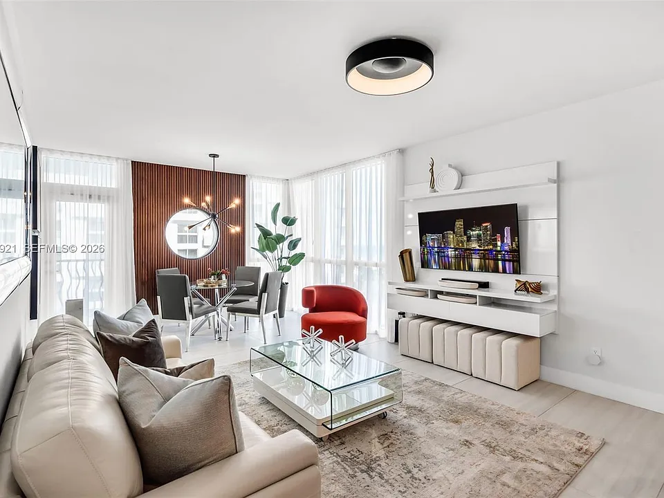 1500 Ocean Dr #707