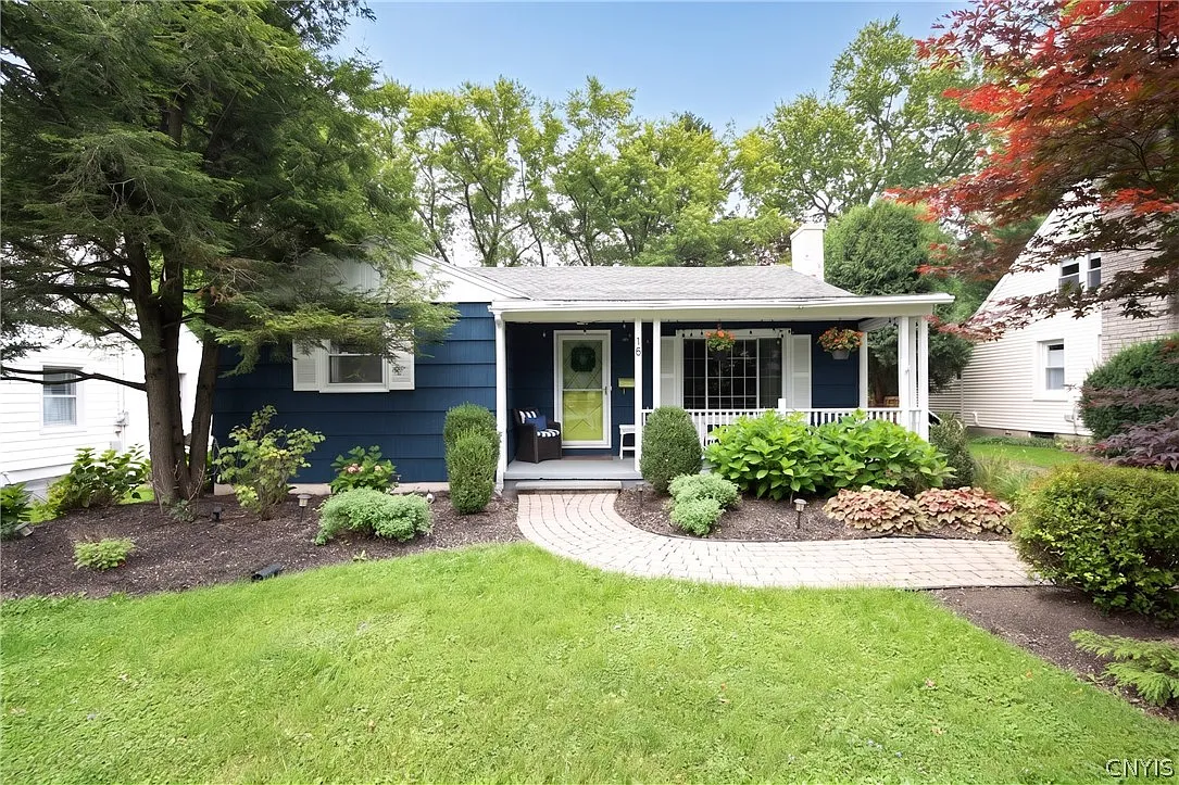 3 bed, 1.0 bath, 1308 sqft, $2,500 — Photo 1