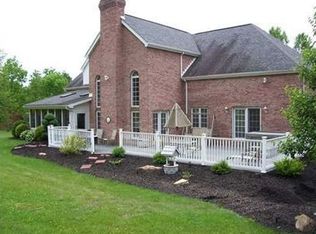 63 Sugar Run Rd, Eighty Four, PA 15330