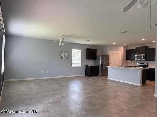 239 Guinevere Dr SW — Photo 6
