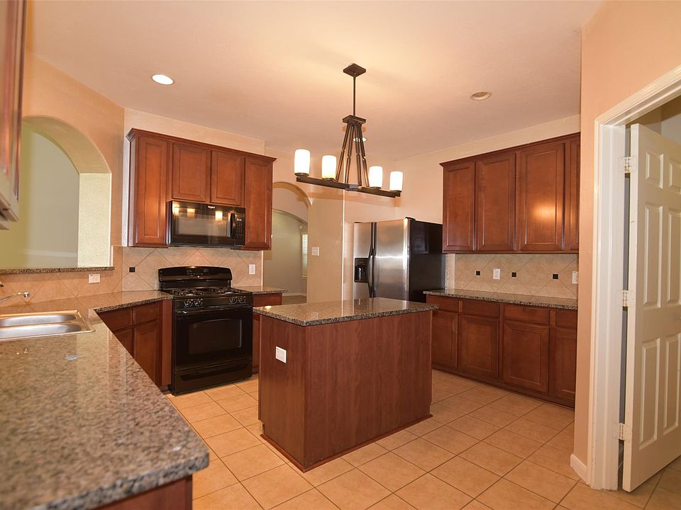 1st image of 7927 Cardinal Landing Ln