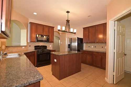 7927 Cardinal Landing Ln Photo 1
