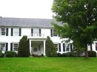 1490 Bell Rd, Chagrin Falls, OH 44022