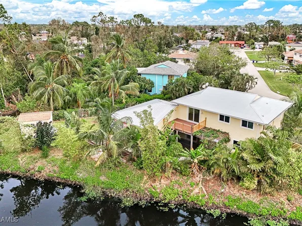 8225 Lake San Carlos Cir, Fort Myers, FL 33967