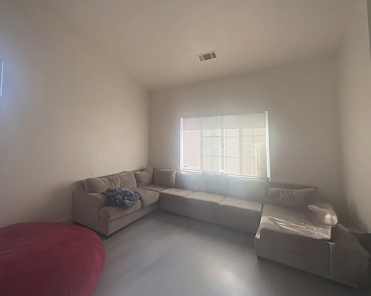 4 bed, 1905 sqft, $2,650 — Photo 3