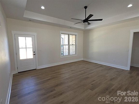 3rd image of 613 Bethany Rd