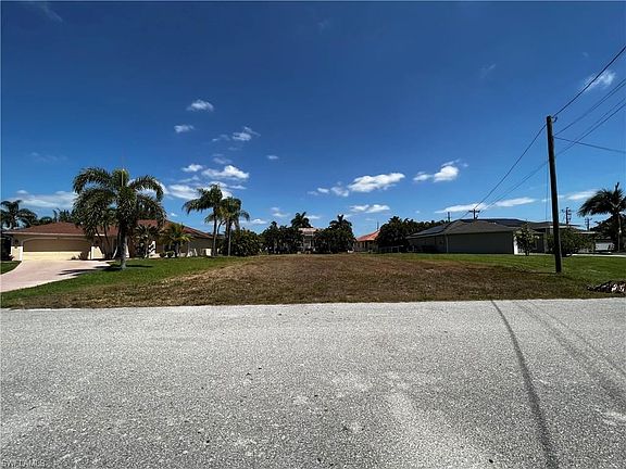 5th image of 2107 SW 48th Ter