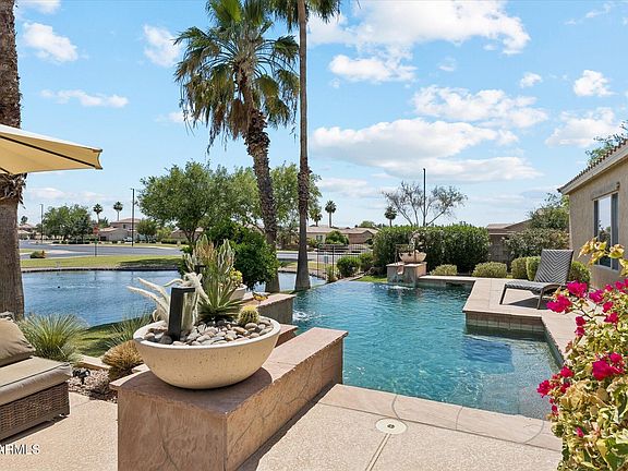 5th image of 837 E Torrey Pines Place