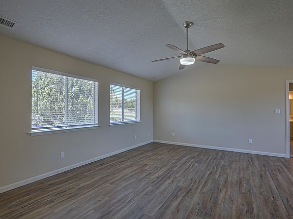 3rd image of 10 Community Rd