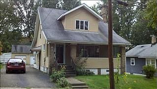 1st image of 220 E Paige Ave