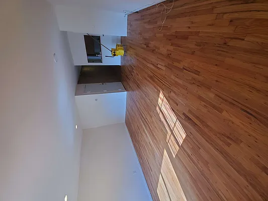 Rented by Bahar Management | media 18