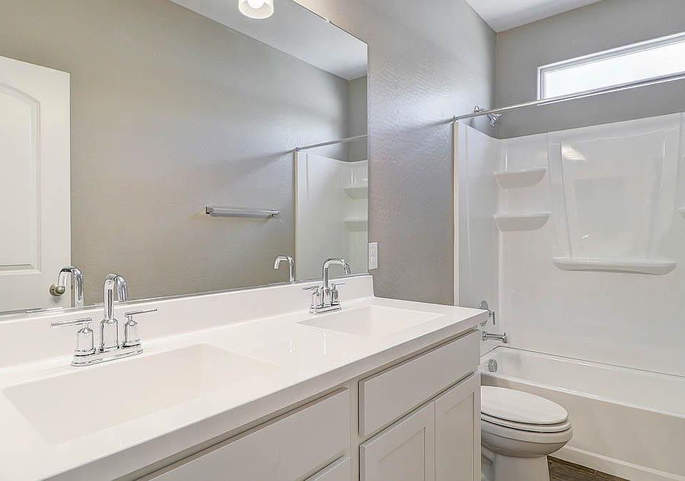 1st image of 10483 W Quail Ave