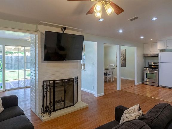 2nd image of 711 Beardsley Dr