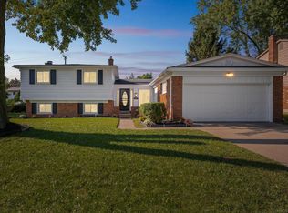 21101 Andover Rd, Southfield, MI 48076