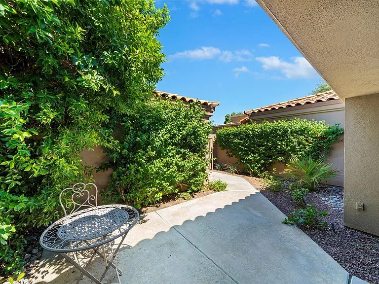 38615 Palm Valley Dr — Photo 6
