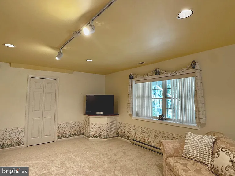 8268 Rippling Branch Rd — Photo 8