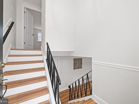 3rd image of 12 Dunsinane Dr