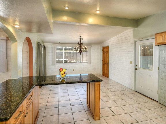 4th image of 5525 N Northern Hills Dr